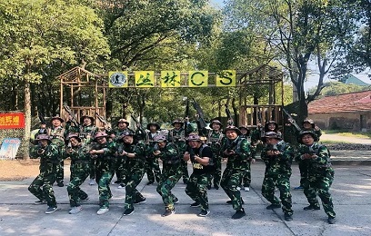“鑄造優（yōu）秀團隊，共創xk8100星空传媒輝煌（huáng）”----xk8100星空传媒護欄幸福村戶外拓（tuò）展訓練營活動