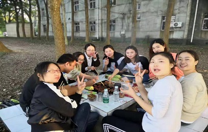 “鑄造優秀團隊，共創xk8100星空传媒輝煌”----xk8100星空传媒護欄幸福村戶外拓展訓練營活動