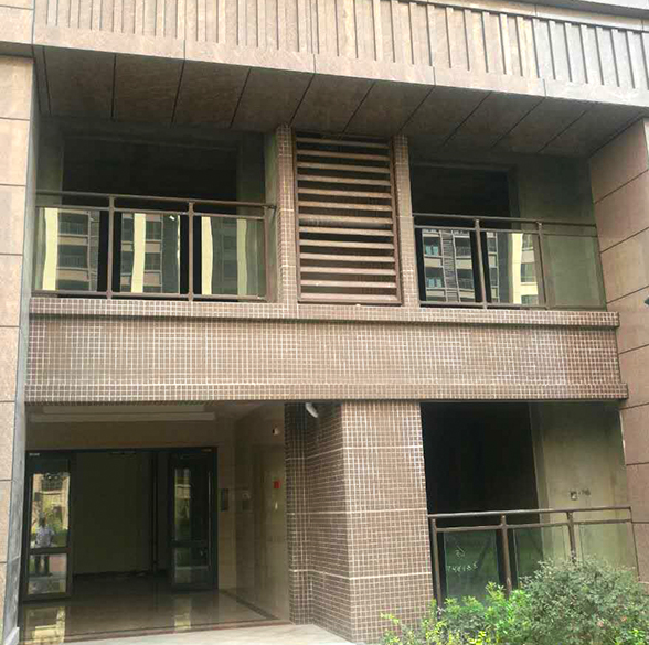 四川巴中楊壩小院陽台護欄護窗百葉項（xiàng）目