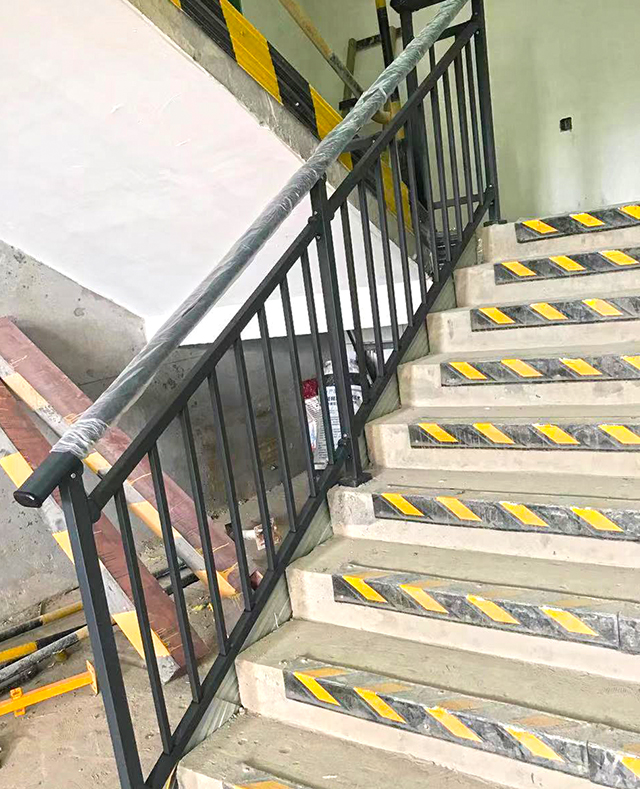湖北武漢萬科金域（yù）國際陽（yáng）台護欄工程項目