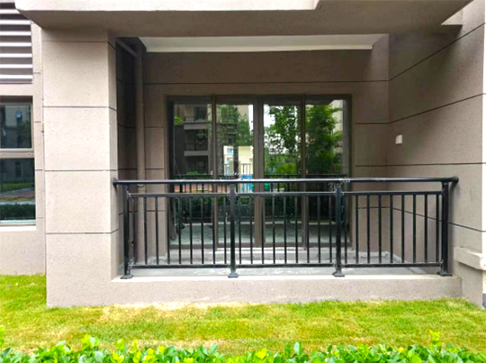 安（ān）徽馬鞍山碧桂園公園上城陽台護欄案例