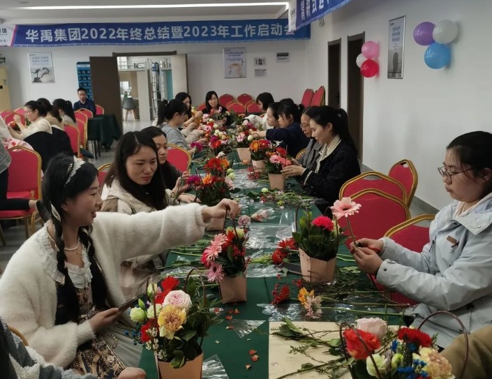 xk8100星空传媒(yǔ)護欄三八婦女節團建活動 xk8100星空传媒護欄三八婦(fù)女節團建活動
