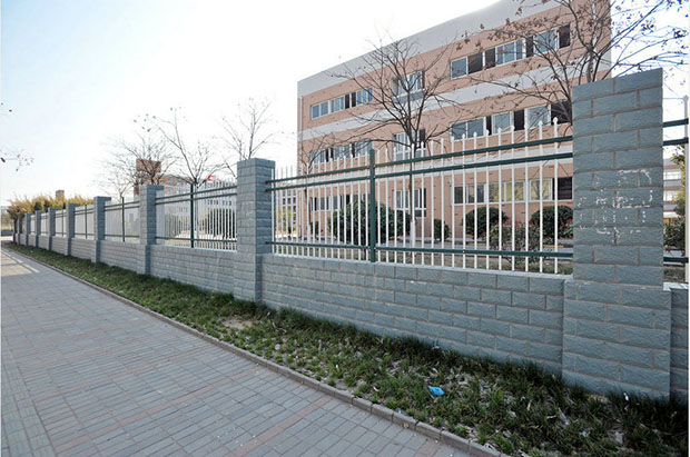 如何選擇定製園區鋅鋼護（hù）欄供應（yīng）商