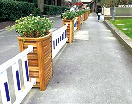 城（chéng）市道路花箱護欄的規格尺（chǐ）寸多（duō）少（shǎo）合（hé）適