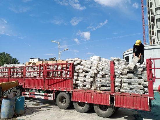 河南南陽唐河秦晉花苑連（lián）廊欄陽台護欄百葉窗項目
