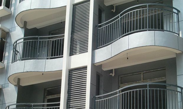 住宅鋅鋼陽台護欄要（yào）這樣保養才更安全牢固