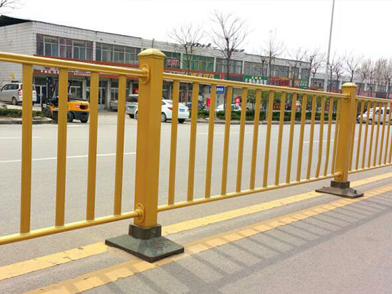 道路護（hù）欄的熱鍍鋅生（shēng）產工藝優勢是什麽