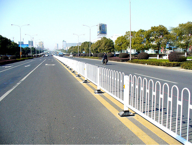 鋅鋼京式道路護欄的特點介紹及規格樣式
