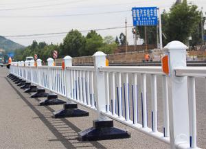 馬路上的隔離（lí）道路護欄有什麽用
