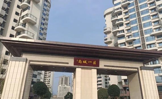 四川潤誠 . 尚城一（yī）區護欄百葉窗（chuāng）豎杆項目