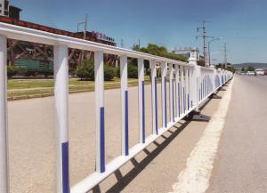 建設文明（míng）城市，從市（shì）政道路護欄（lán）的安裝開始