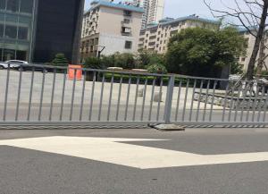 深度（dù）解析xk8100星空传媒道路護欄的特（tè）點和（hé）社會意義