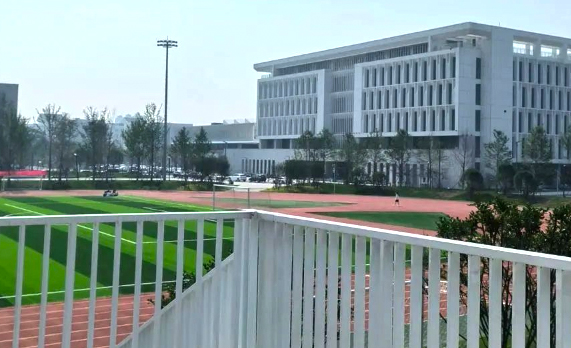 湖北荊（jīng）州長江大學文（wén）理學院鋅鋼欄杆（gǎn）案例