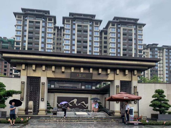 璽院玻璃陽台欄杆（gǎn）工程案例（lì）